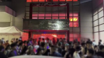 '페기 구' 출연 보일러룸 서울 공연, 인파 몰려 중단 / YTN