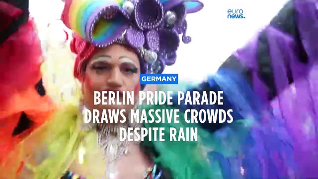 Hundreds of thousands march on Berlin streets as part of Pride demonstration