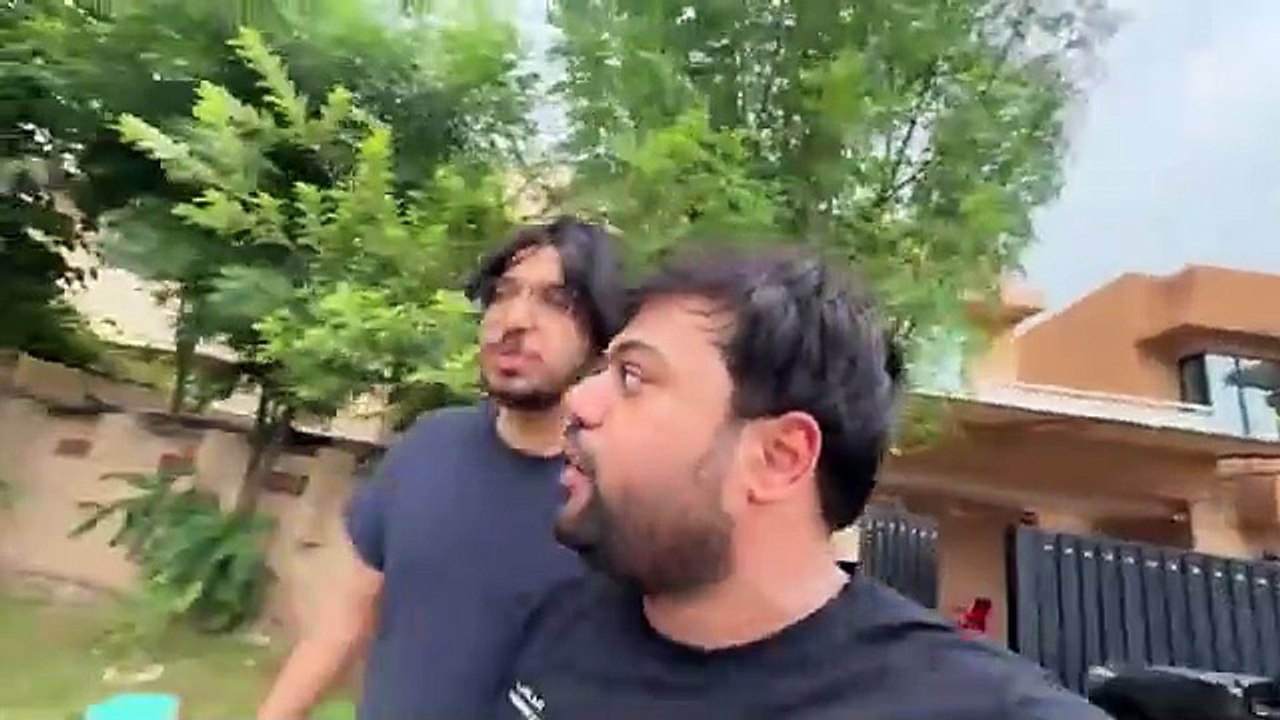 Rajab_Butt_Se_Larai_Ho_Gai____Muneeb_Ko_Rescue_Kar_Liya____Face_To_Face_With_Rajab’s_Family_(360p)