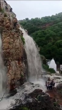 भीलवाड़ा में बह उठे झरनें, प्रकृति भी मुस्कुराई