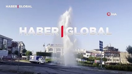 Asfalt yenilmesi sırasında su borusu patladı: Tonlarca su caddeye aktı
