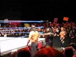 arrivée des catcheurs du main event wwe strasbourg