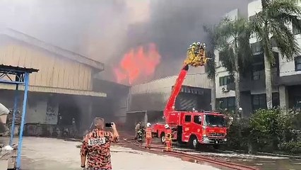 今午最新 3家具厂烧毁 9消拯局调70人灭火