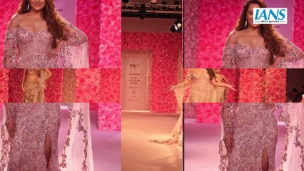 Sonakshi Sinha slays the runway in a stunning body-hugging gown!