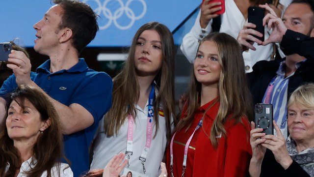 Leonor y Sofía disfrutan de la victoria de Alcaraz y Nadal en el dobles de tenis en París
