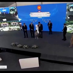 Erdoğan elini öptürdü