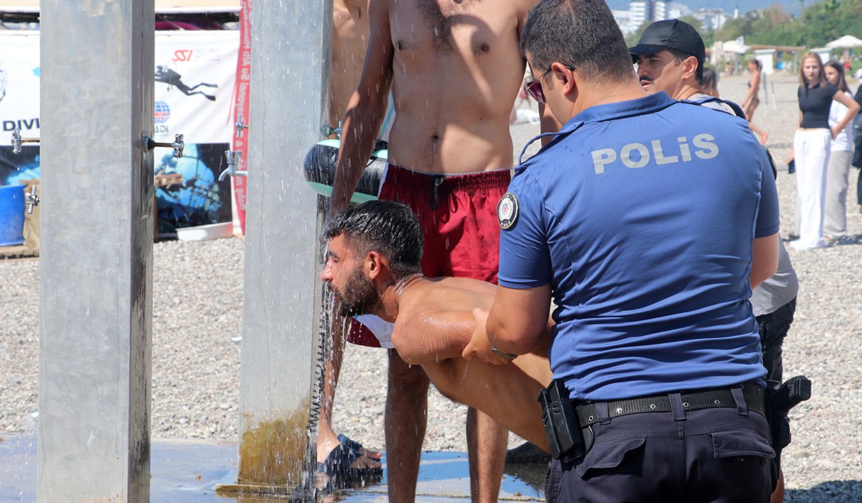 Balta ve neşterle polise direndiler, biber gazıyla etkisiz hale getirildiler
