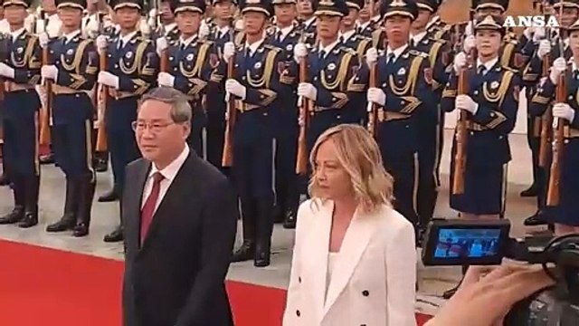 Meloni a Pechino, incontro col primo ministro Li Qiang