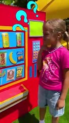 Kids learn to eat healthy food and drink water