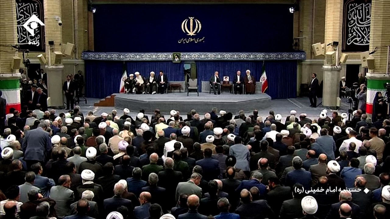 Iran: Peseschkian offiziell als Präsident bestätigt