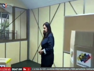 Alcaldesa Carmen Meléndez ejerce su derecho al voto en Caracas