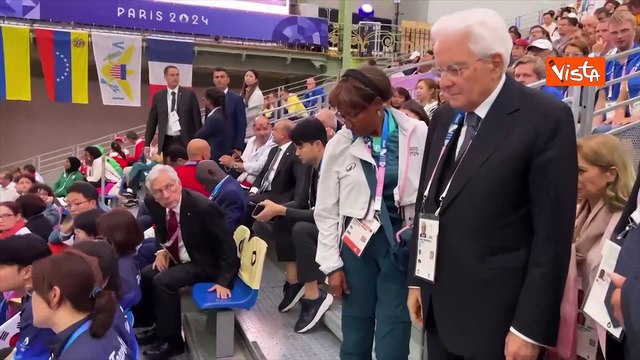 Olimpiadi Parigi, Mattarella abbraccia Samele dopo la vittoria del bronzo nella sciabola