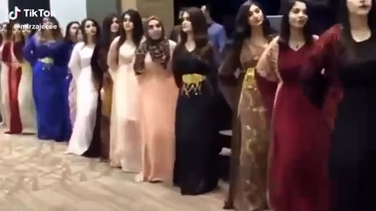 Arabic_girl_dance_on_party_burje_khalifa_2020