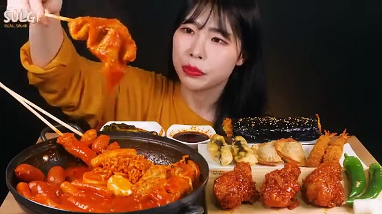 ASMR MUKBANG Spicy chicken Tteokbokki, Seasoned Chicken, Cheese Kimchi Gimbap, fried food, Eating