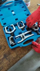 The professional mechanic fix the problem