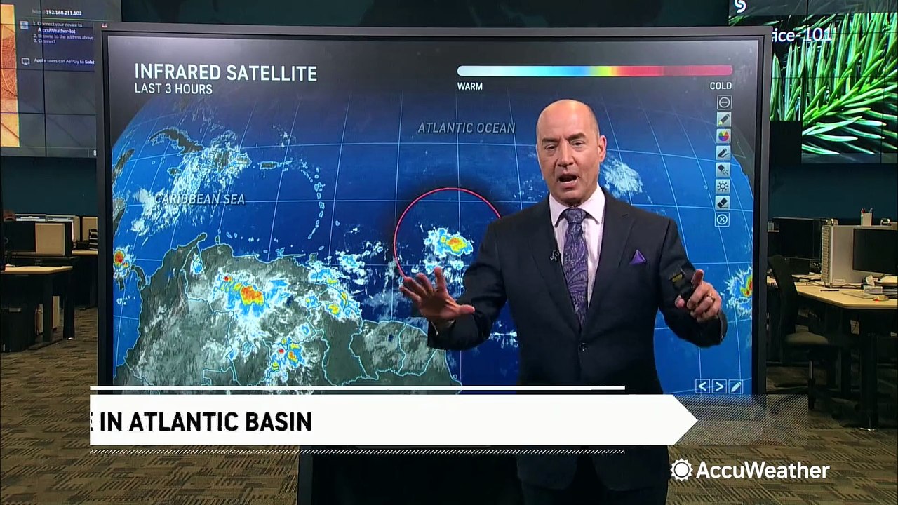 Monitoring tropical wave developing near the Caribbean