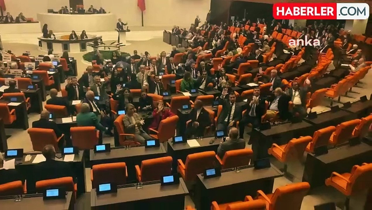TBMM'de sokak hayvanlarına ilişkin kanun teklifi protesto edildi