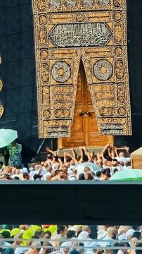 خضر علیہ سلام نے دیوار کو اپنے ہاتھ کے اشارے سے سدھا کر دیا