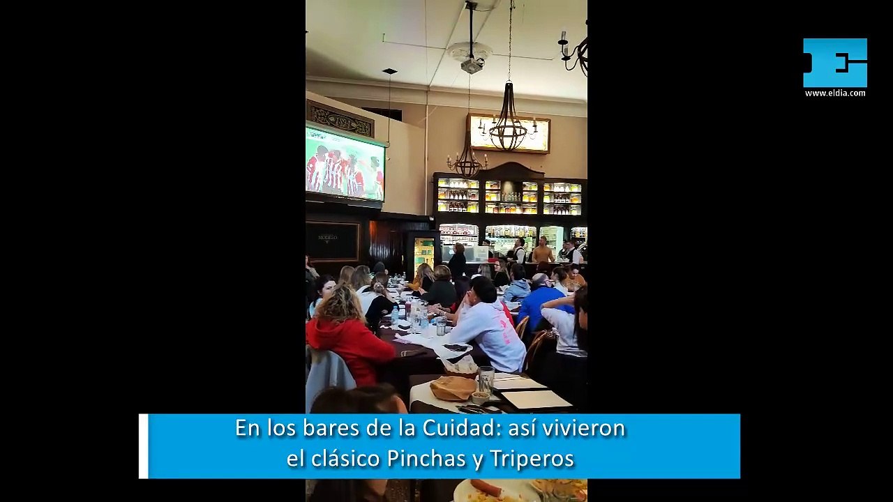 En los bares de la Ciudad, la convivencia en pa...