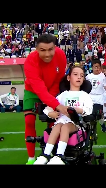 Ronaldo with kids 