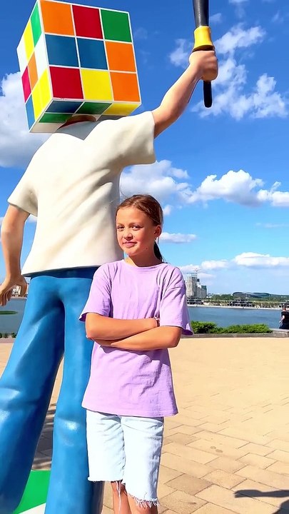 TEACHING SHUFFLE !! ⭐ LITTLE GIRL DANCING ASTRONOMIA TUZELITY NEON MODE