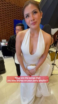 Funny girl Ashley Rivera a.k.a. Petra Mahalimuyak sings to us what’s on her current playlist #GMAGala2024 #EntertainmentNewsPH