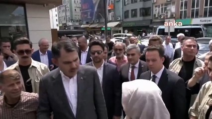 Murat Kurum, yaşlı ve dul aylığına gelen zam farkını soran kadına yardım kartı uzattı