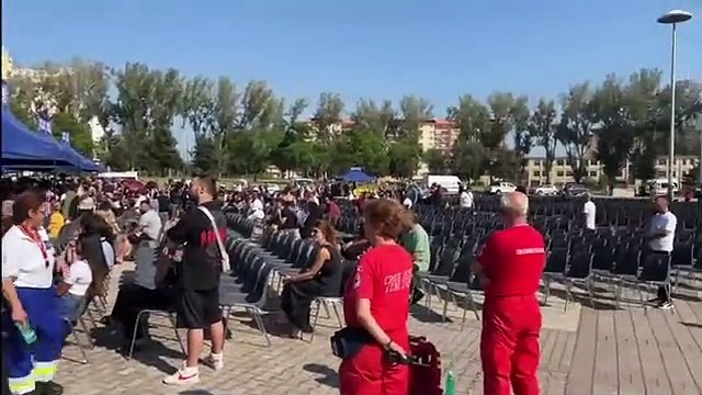 Funerali delle vittime di Scampia: la piazza semivuota
