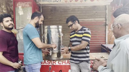 9 Muharram ko sabeel lagaye aur piaso ko thanda pani pelaya