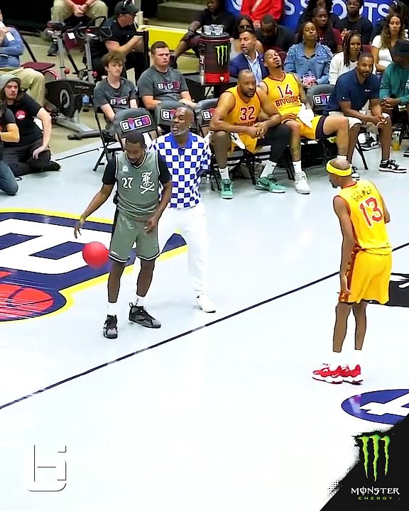 Gary Payton pète un câble dans la ligue de 3x3