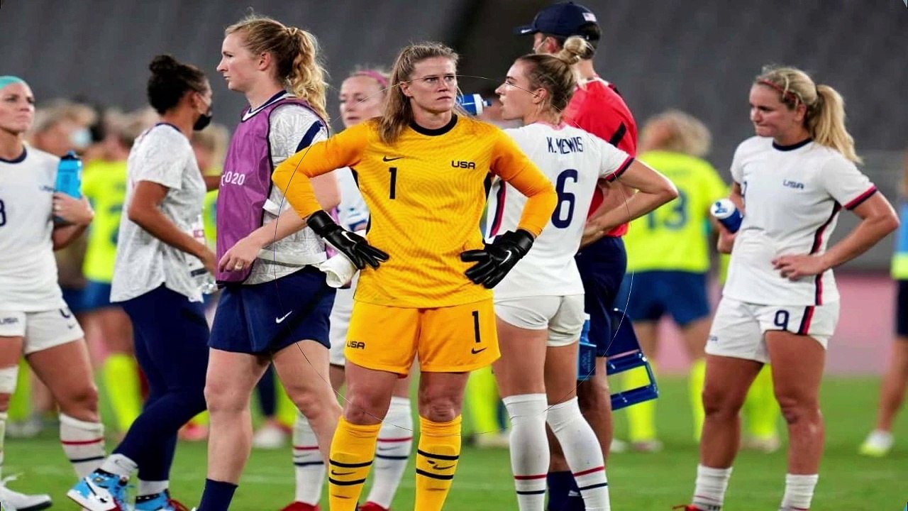 USWNT clinches Olympic quarterfinal spot with 'devastating' attack