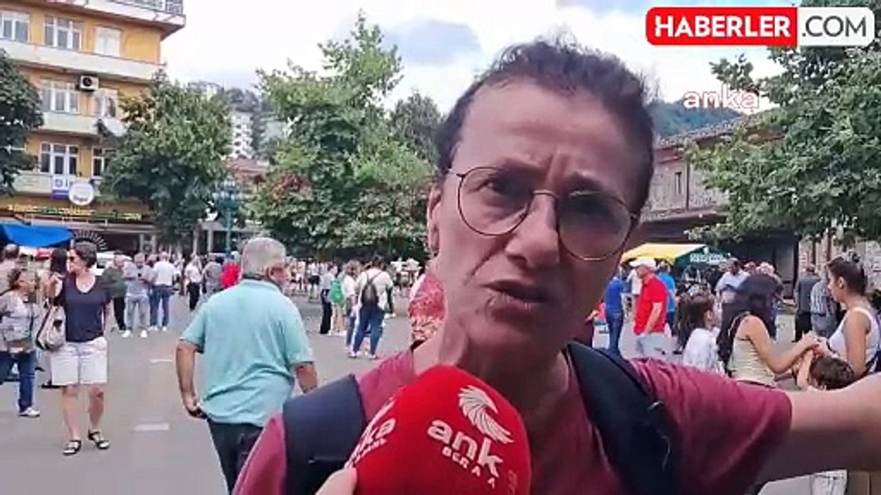 Arhavi'de Maden Projesine Vatandaşlardan Protesto: "Benim Yerim Yurdum Burası, Terk Edecek Yerim Yok"