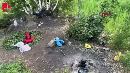 Pikniğe giden aile ayılarla karşılaştı: Sofralarını bırakıp kaçtılar