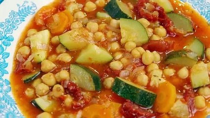 Скачать видео: Guiso con GARBANZOS rápido y fácil con verduras apto para verano