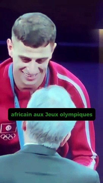 Le premier médaillé africain aux JO 2024 est Tunisien.