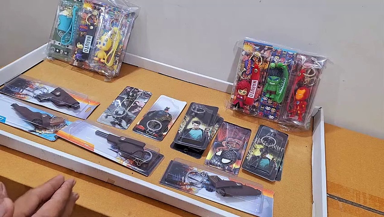 Unboxing and Review of Super Heroes Character Silicon Material Based Keychain For Unisex Kids and Adults
