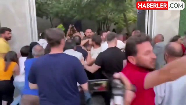 Van'da DEM Parti'nin önü karıştı! Polis, terör propagandasına izin vermedi, çok sayıda gözaltı var
