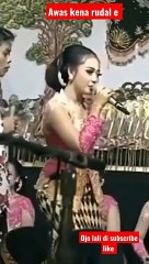 detik-detik sinden mepet rudal e cak percil cs