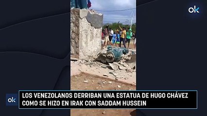 Los venezolanos derriban una estatua de Hugo Chávez como se hizo en Irak con Saddam Hussein