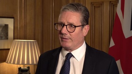 Télécharger la video: Keir Starmer sends condolences to Southport stabbing victims and families