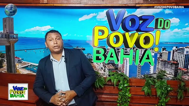 Carro invade loja de conveniência e atinge clientes em posto na Avenida Paralela, em Salvador