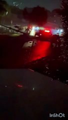 Viatura com equipe do BPFron de Umuarama derrapa no asfalto e colide em poste