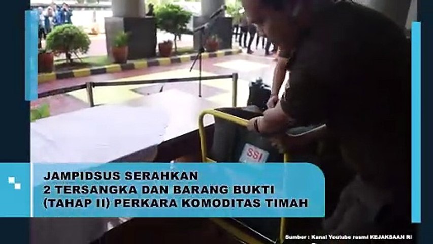 Jampidsus Serahkan 2 Tersangka dan arang Bukti (Tahap II) Perkara Komoditas Timah