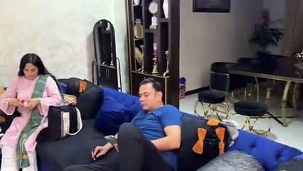 Mama ko Airport Chortay Huwe Rona Agia|Sab Mujhay Phir Sy Akela Chor Gaye