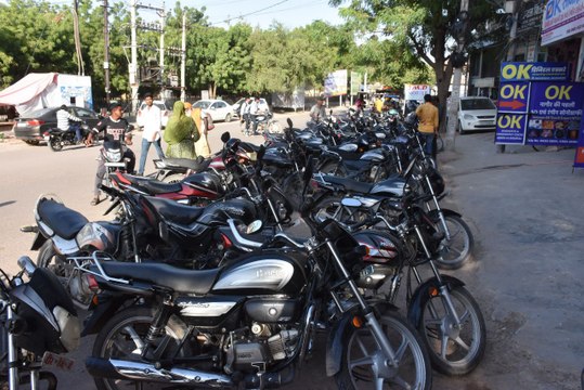 अब जांच में पुराने वाहनों में हाईसिक्योरिटी नंबर प्लेट नहीं मिली तो फिर सडक़ पर नहीं चला पाएंगे आप गाड़ी