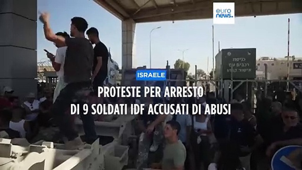 Israele, estrema destra e militari protestano contro arresto di 9 soldati davanti a base Sde Teiman