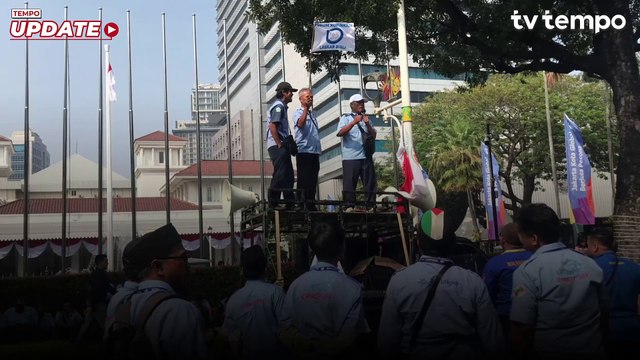 Sopir Jaklingko Demo di Depan Balai Kota, Ada Dugaan Monopoli Satu Operator