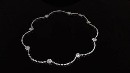 Girocollo tennis con diamanti ed elementi a forma di fiore della collezione Prestige by Gioielleria Casavola di Noci