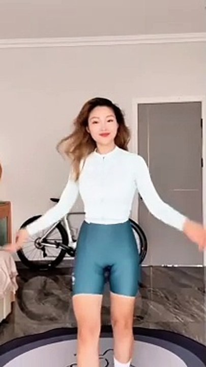 Very nice dance of a very beautiful girl