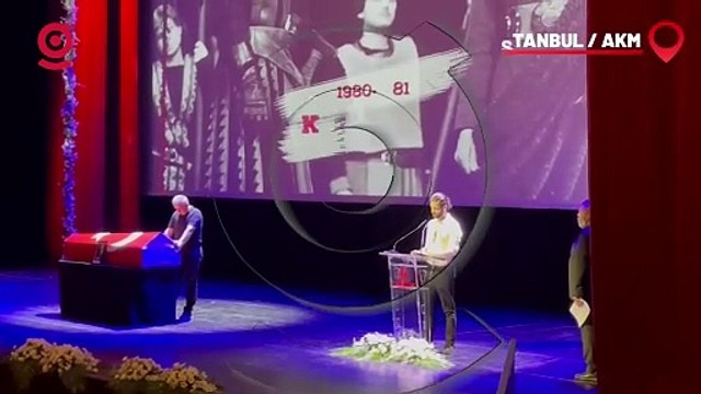 Kenan Işık'ın oğlu Mehmet Işık, babasının cenaze töreninde konuştu